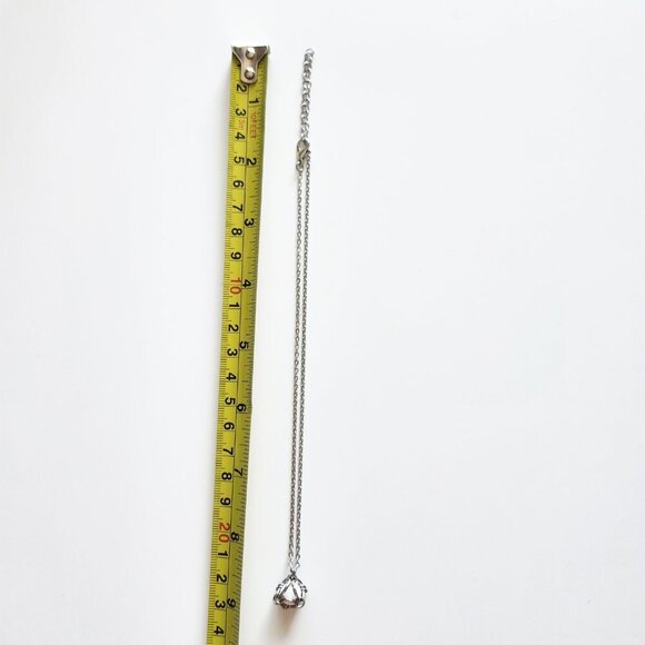 Vintage elegant silver pearl necklace with a delicate chain - Picture 5 of 6